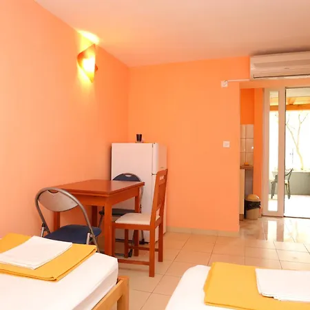 Apartman By The Sea Nemira, Omis - 17039 Tice